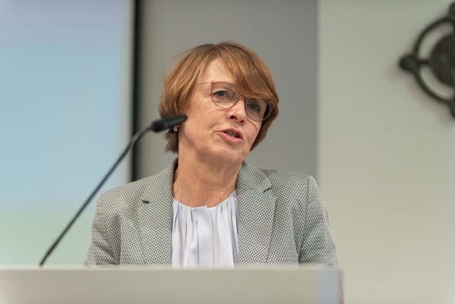 Elke Büdenbender hält Rede (Foto: Catharina Tews)