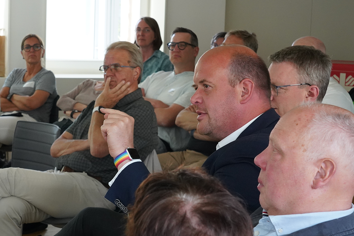 Publikum der internen Verbands-Arena zur Debatte um einem Sozialen Pflichtdienst in der Kommende Dortmund (Foto: Pia Winkler)