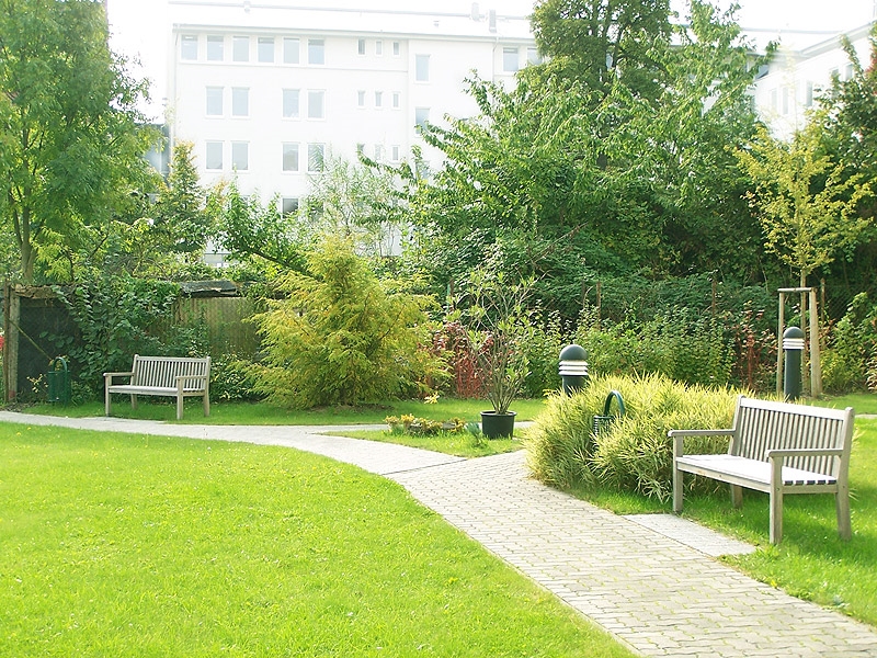 Der schön angelegte Garten im Seniorenzentrum St Josef ist ein Genuss für die Sinne. 