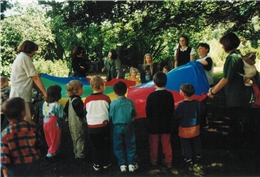 Feier zum 1. Geburtstag des Kindergartens am Haus Kemnade im Juni 1997