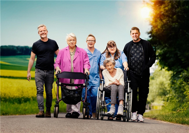 Foto mit Tim Mälzer, André Dietz, Marianne Morbach, Ilse Lang, Louis und Sarah