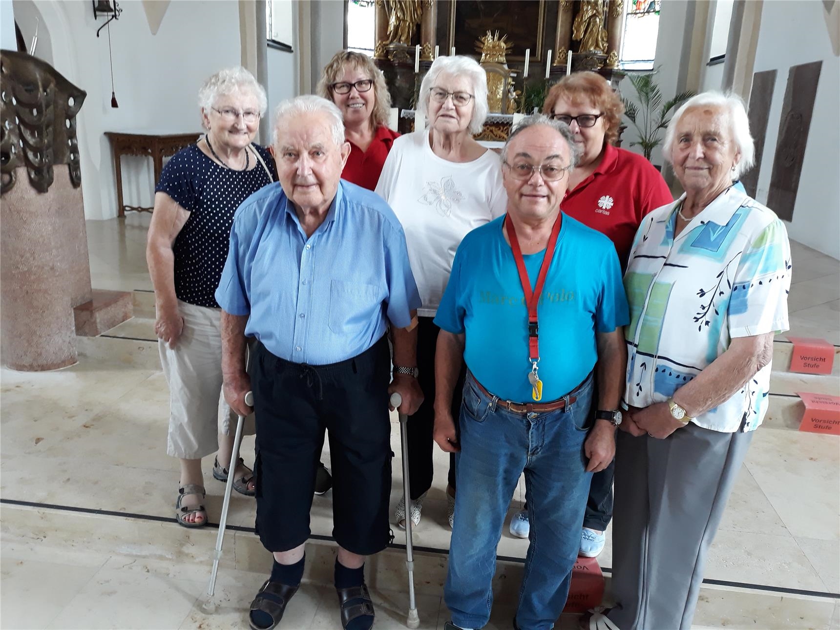 Ausflugsgruppe in der Eichendorfer Kirche 