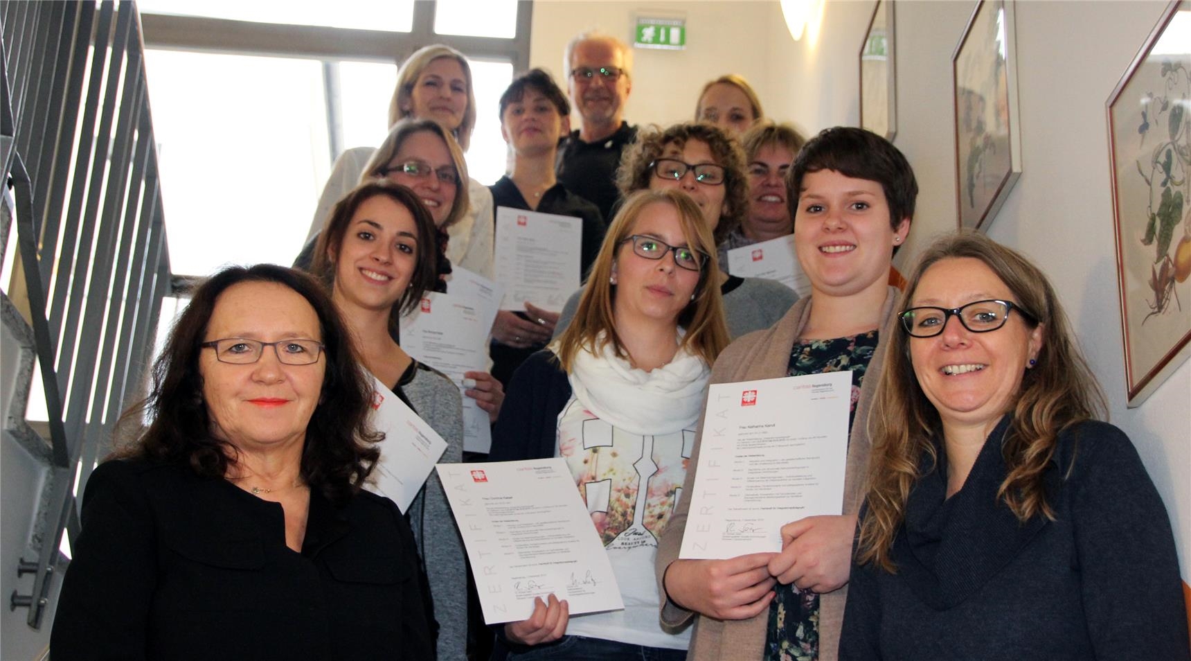 Die Absolventinnen der Zusatzqualifikation „Integrations- und Inklusionspädagogik“ mit Angelika Schäffer-Gabler (vorne links)