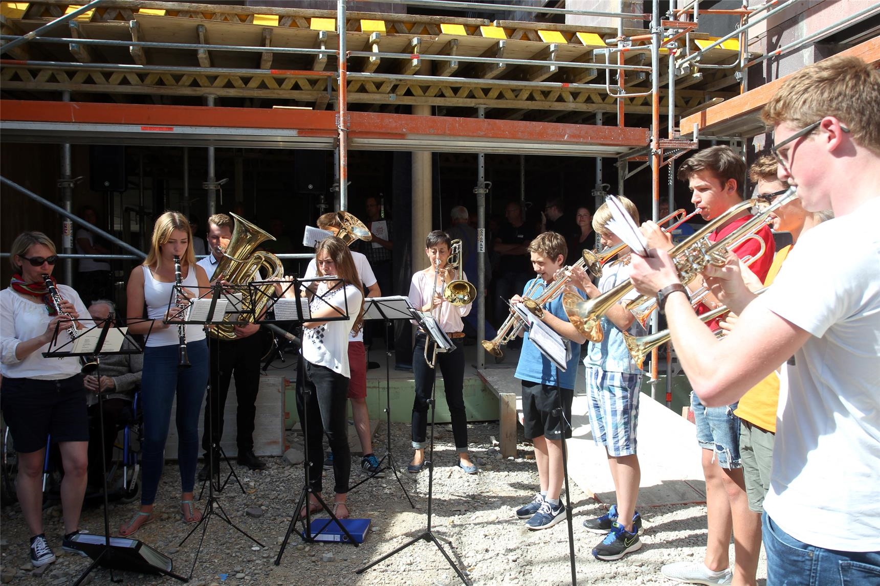 Die Bläsergruppe der Musikschule Landsberg bot ein schwungvolles musikalisches Rahmenprogramm. (Annette Zoepf)