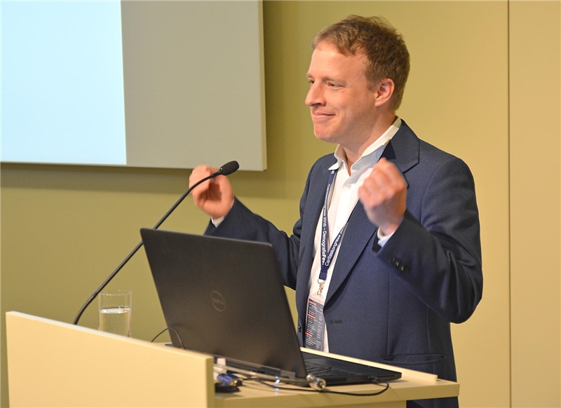 Martin Bujard beim Vortrag im Rahmen des Caritaskongresses 2016