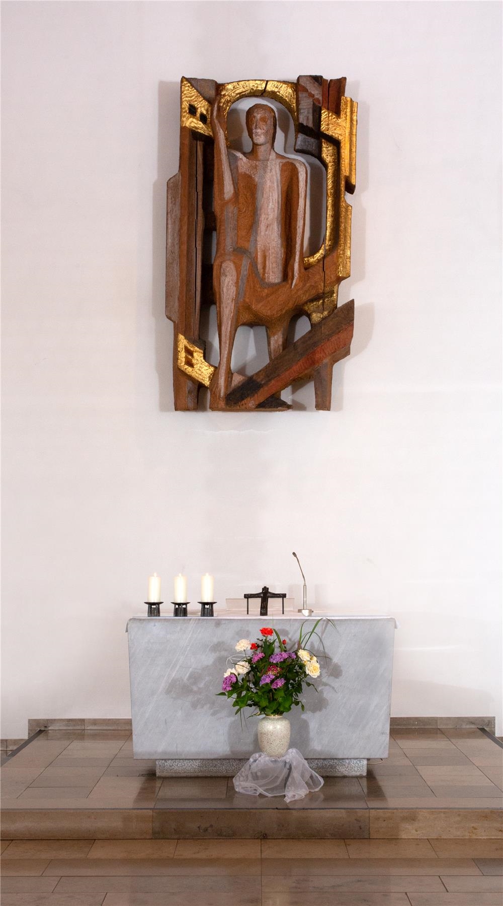 Altarbereich unserer Hauskapelle (Caritas-Seniorenheim Mariahilf)