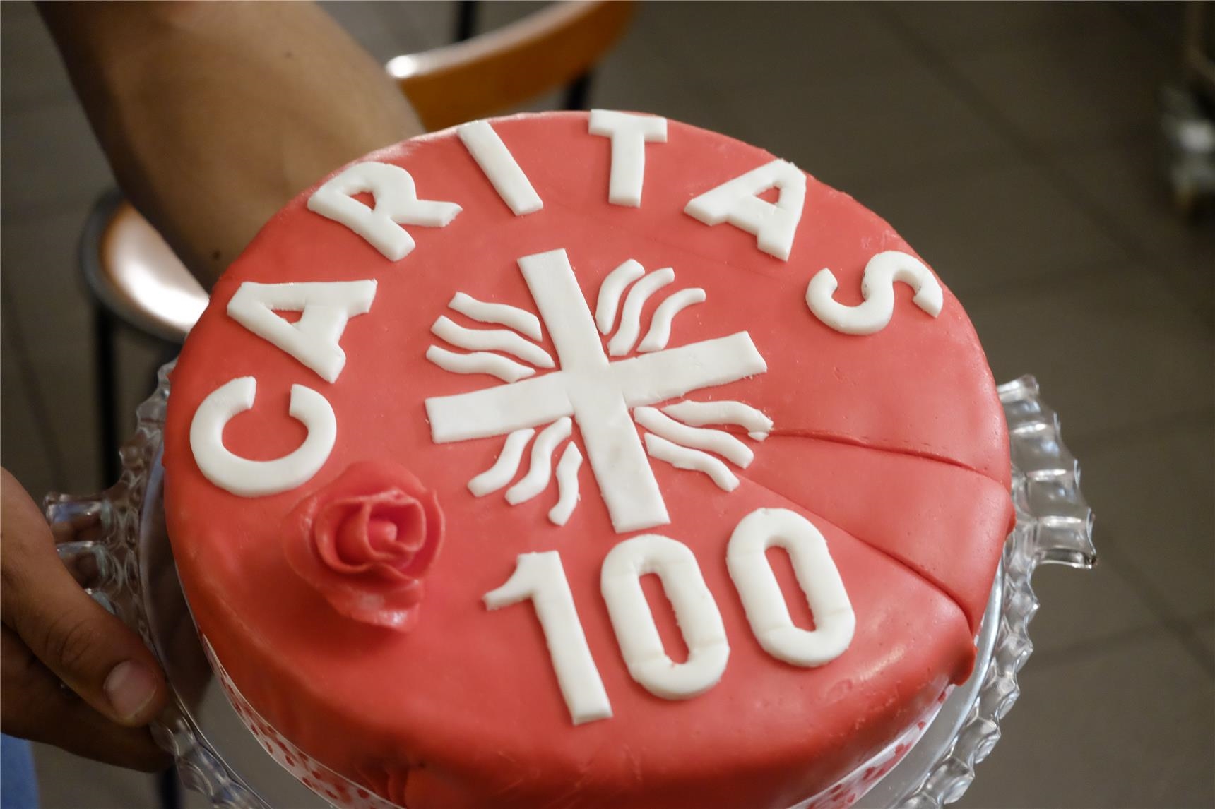 Die Überraschungs-Caritas-Torte 