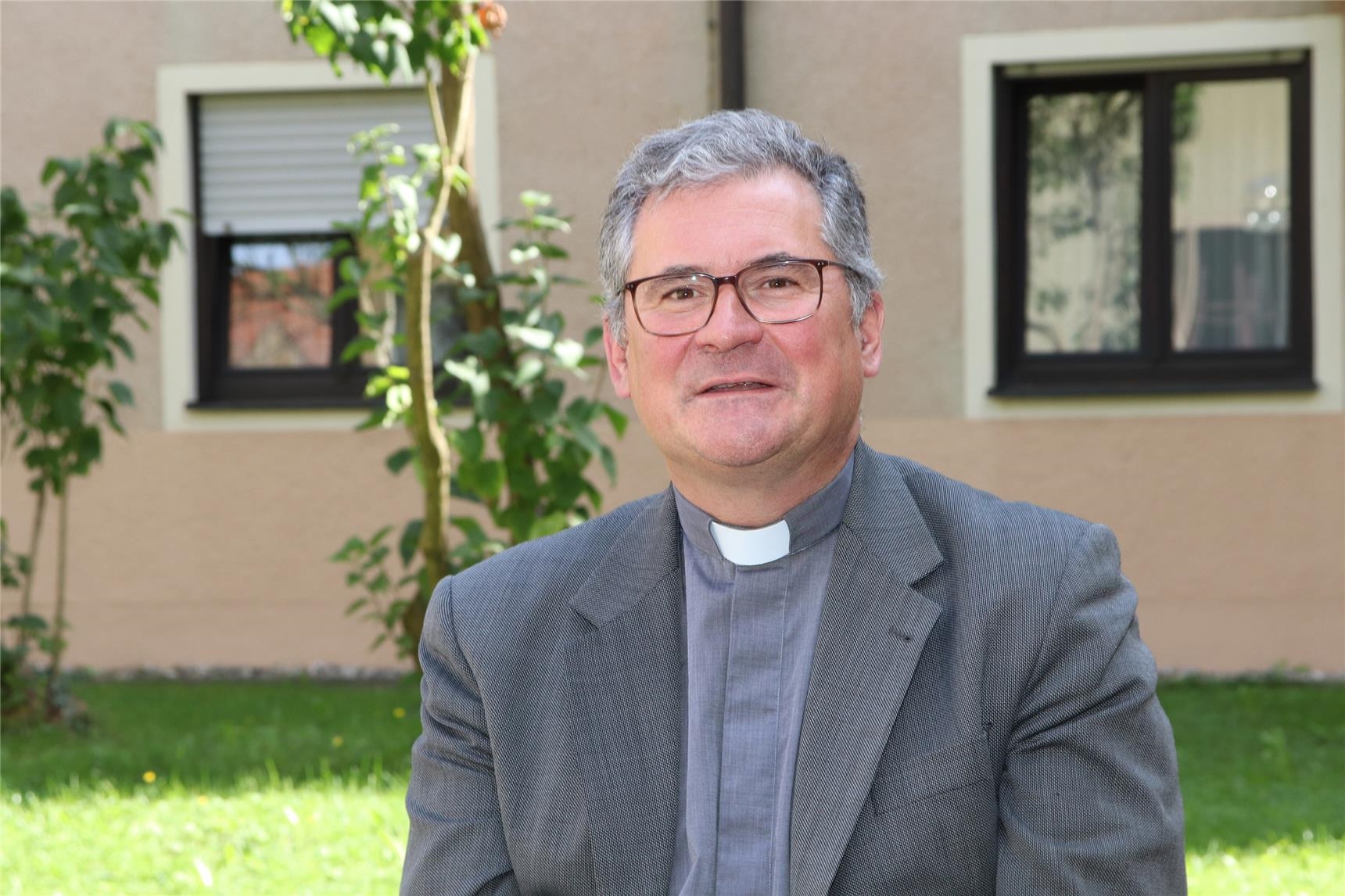 Das Bild zeigt Augsburgs Diözesan-Caritasdirektor Domkapitular Dr. Andreas Magg. 
