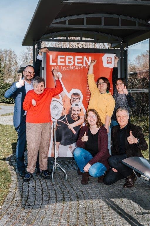 Matthias Ehret, Kristina Dornbusch, Vera Reischl, Nicole Conrads, Elke Lang und Christoph Schwarz präsentieren die Kampagne "Leben. All inclusive".