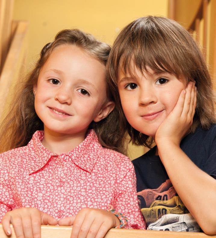Ein Junge und ein Mädchen im Kindergartenalter  (Caritasverband Trier e. V.)