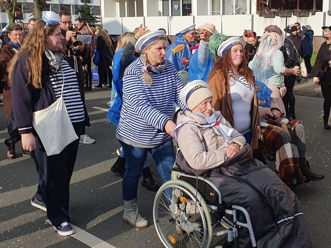 Caritas Ahoi - Rosenmontag 2024 in Kamp-Lintfort - 010 - 11 