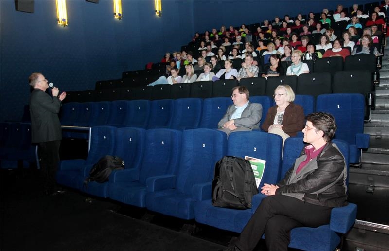 Am Dienstagabend hatten Caritas und Diakonie Pflegekräfte zum Kino-Film „Still Alice“ in das Cinemaxx am Willy-Brandt-Platz eingeladen. Sie wollten damit ihre Wertschätzung und Dankbarkeit für den Die (Annette Zoepf)