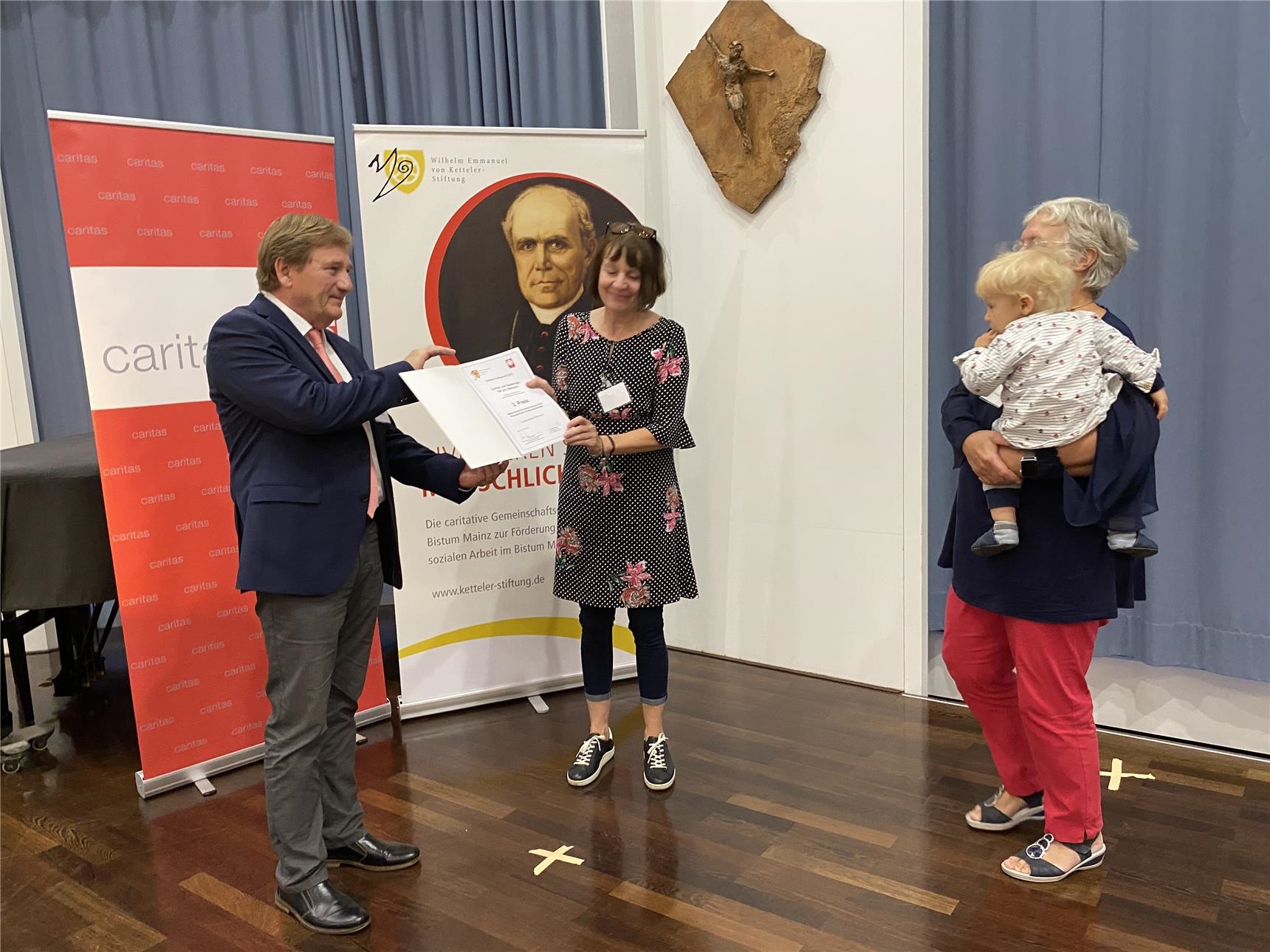 Preisverleihung Ketteler-Preis 2020 - 015 - Urkundenübergabe Gesundheitsladen (Foto: DiCV Mainz e.V.)