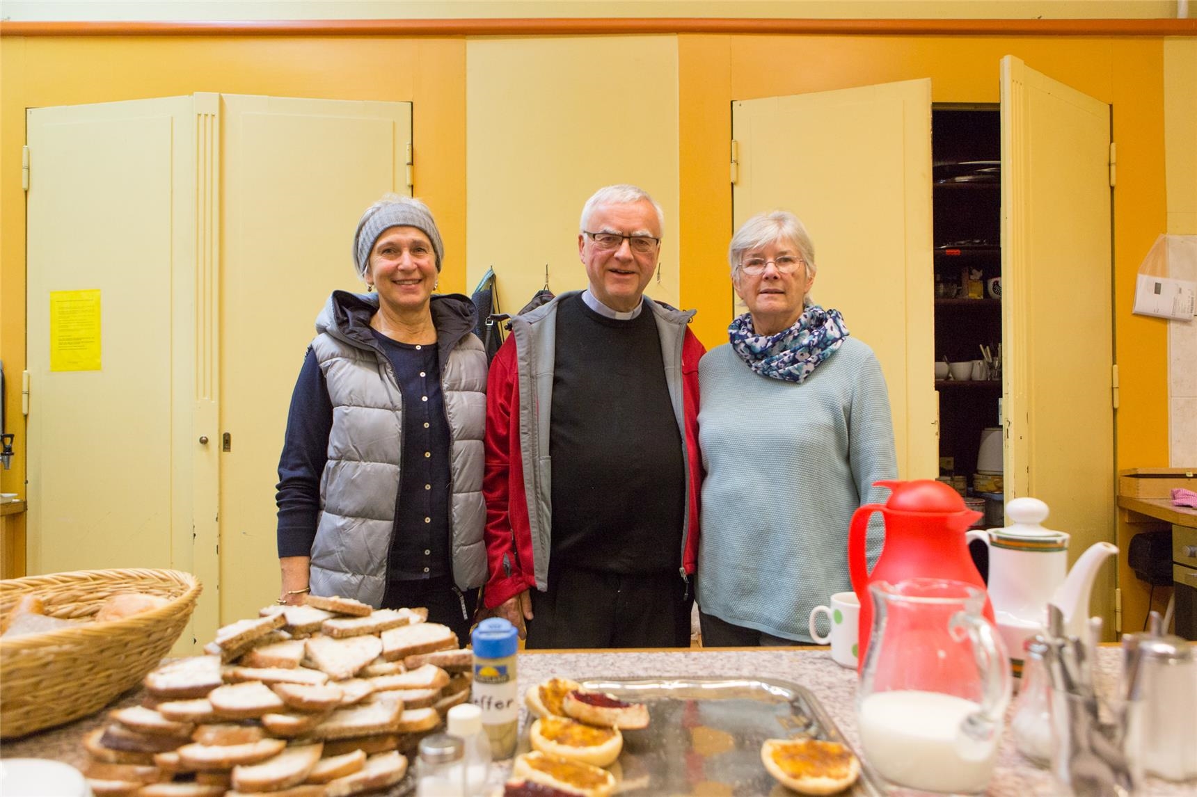 Am 5.12.2018 besuchte Erzbischof Heiner Koch das Team des Caritas-Arztmobils (Walter Wetzler)