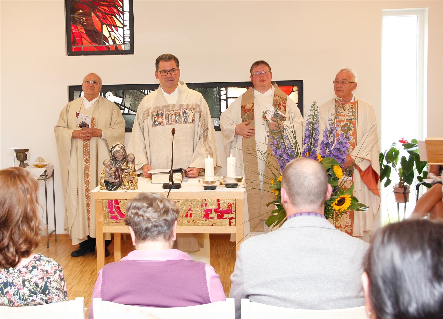 Festgottesdienst im Caritas-Seniorenzentrum St. Anna.  (Bernhard Gattner)
