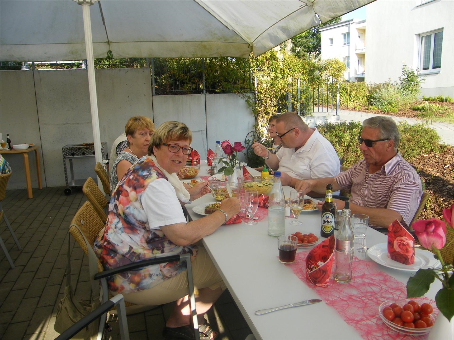 Die Ehrenamtlichen sind zum Grillfest eingeladen. (Altenpflegeheim St. Bonifatius)