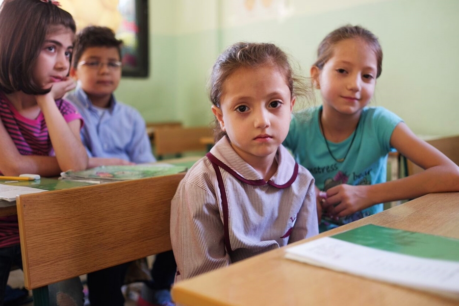 Schulunterricht für syrische Flüchtlingskinder im Libanon (Foto: Frederic Wiesenbach, Caritas international)