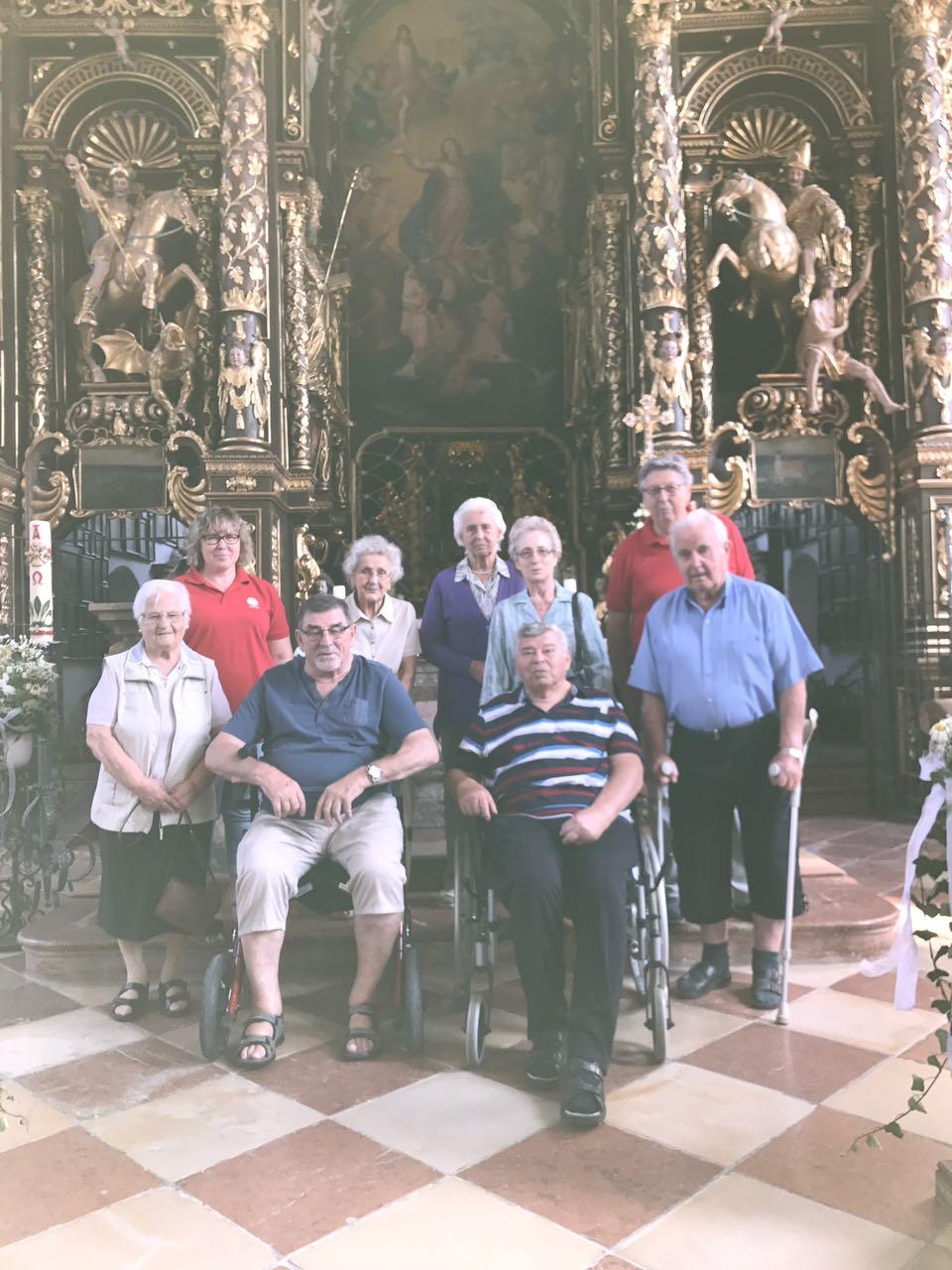 Die Ausflugsgruppe in der Wallfahrtskirche Sammarei 