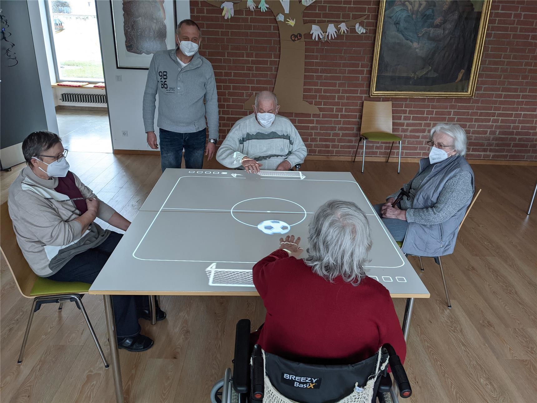 Tovertafel (Foto: Caritas-Seniorenheim Berching)