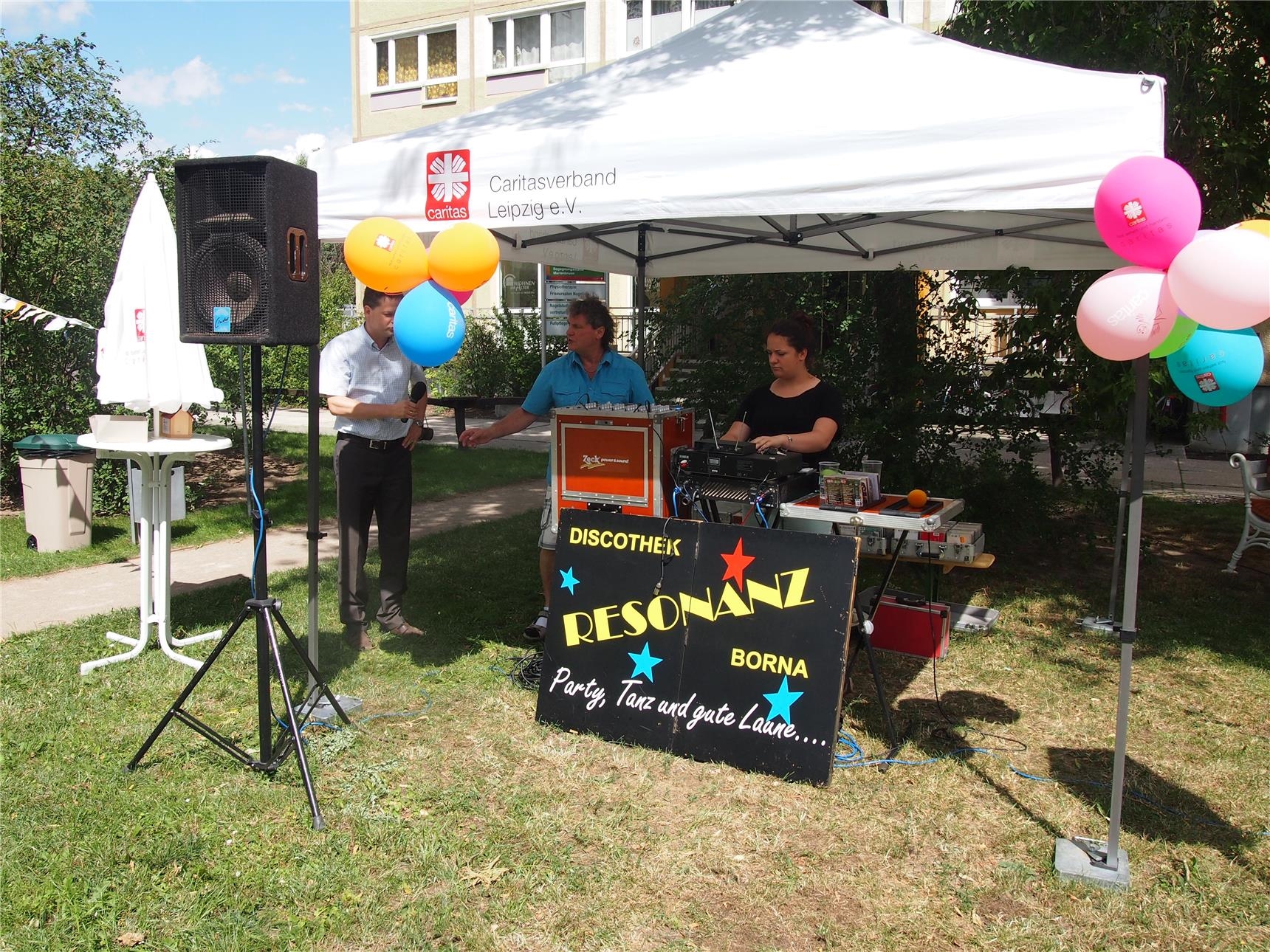 Ein DJ sorgte für musikalische Unterhaltung. (Caritasverband Leipzig e. V.)
