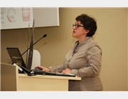 Dr. Ulrike Hahn stellte neue Lösungsvorschläge für den Umgang mit Langzeitarbeitslosen vor. 