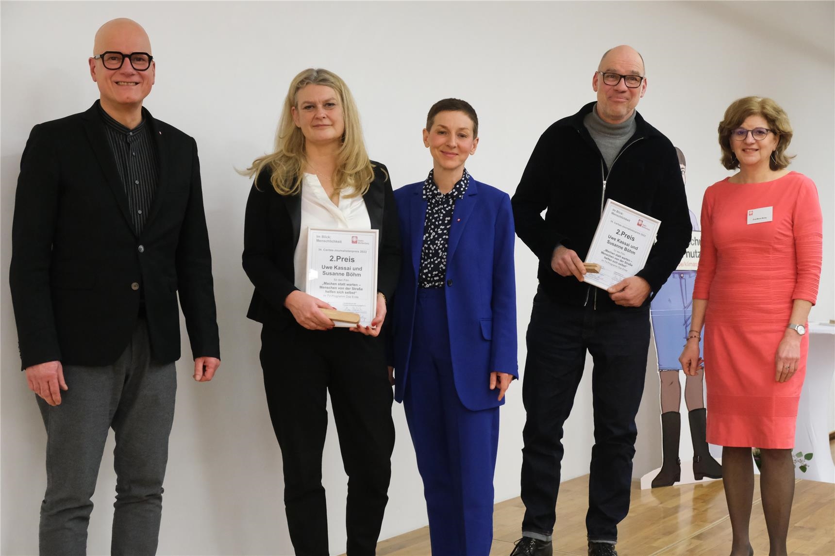 2. Preis: Uwe Kassai und Susanne Böhm „Machen statt warten – Menschen von der Straße helfen sich selbst “   (Thomas Wilk)