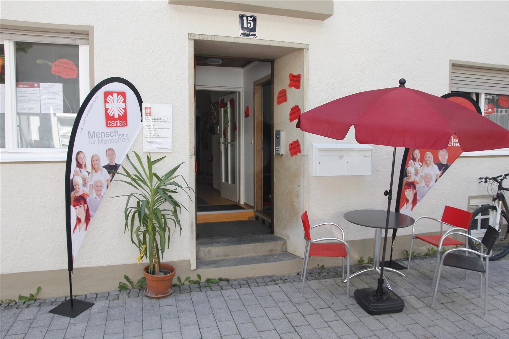 Der Eingang zum Drogenkontaktladen Talk Inn der Caritas in Kempten.  (Bernhard Gattner)
