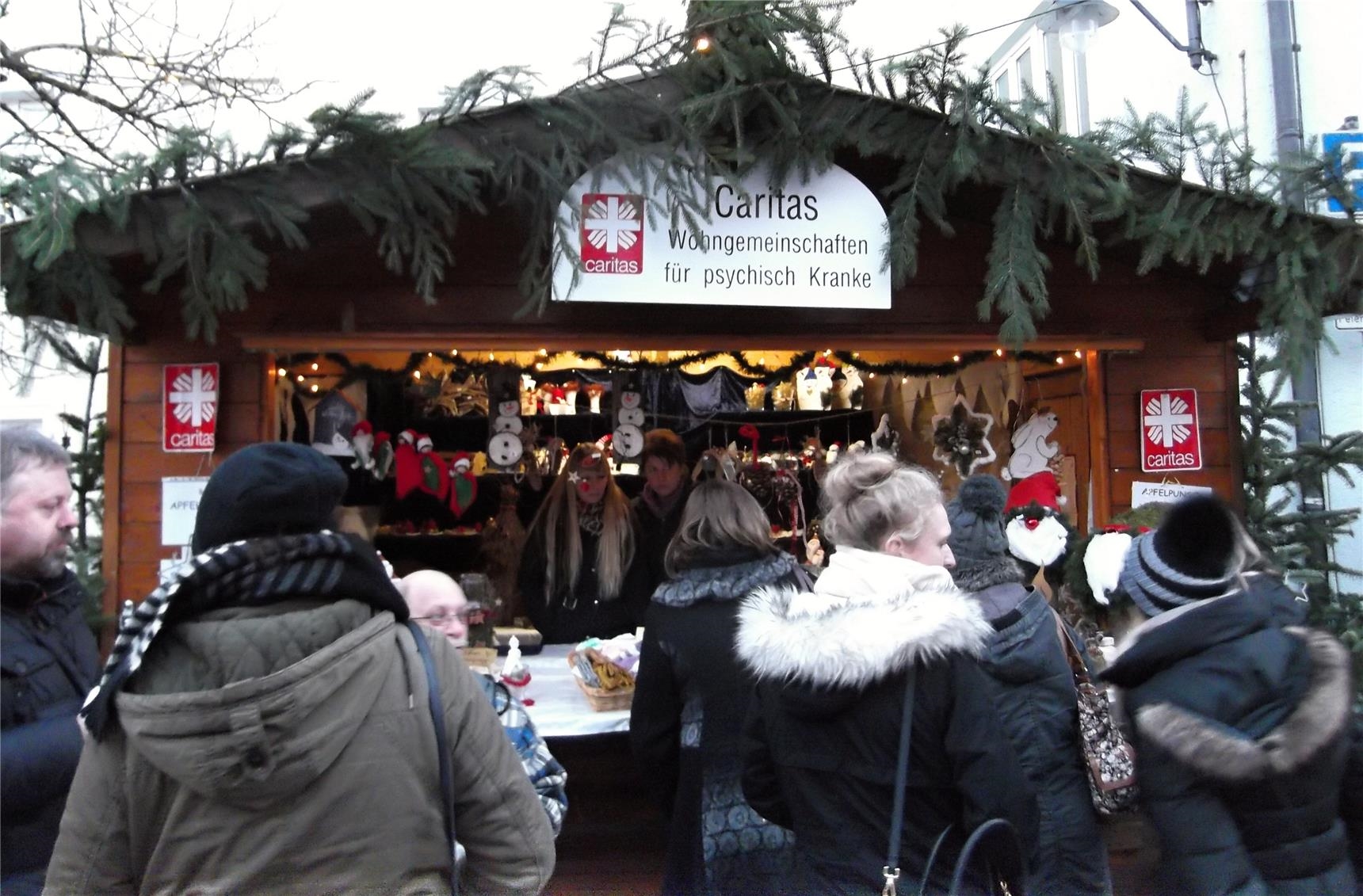 Caritas Wohngemeinschaft am Pfarrkirchener Weihnachtsmarkt 