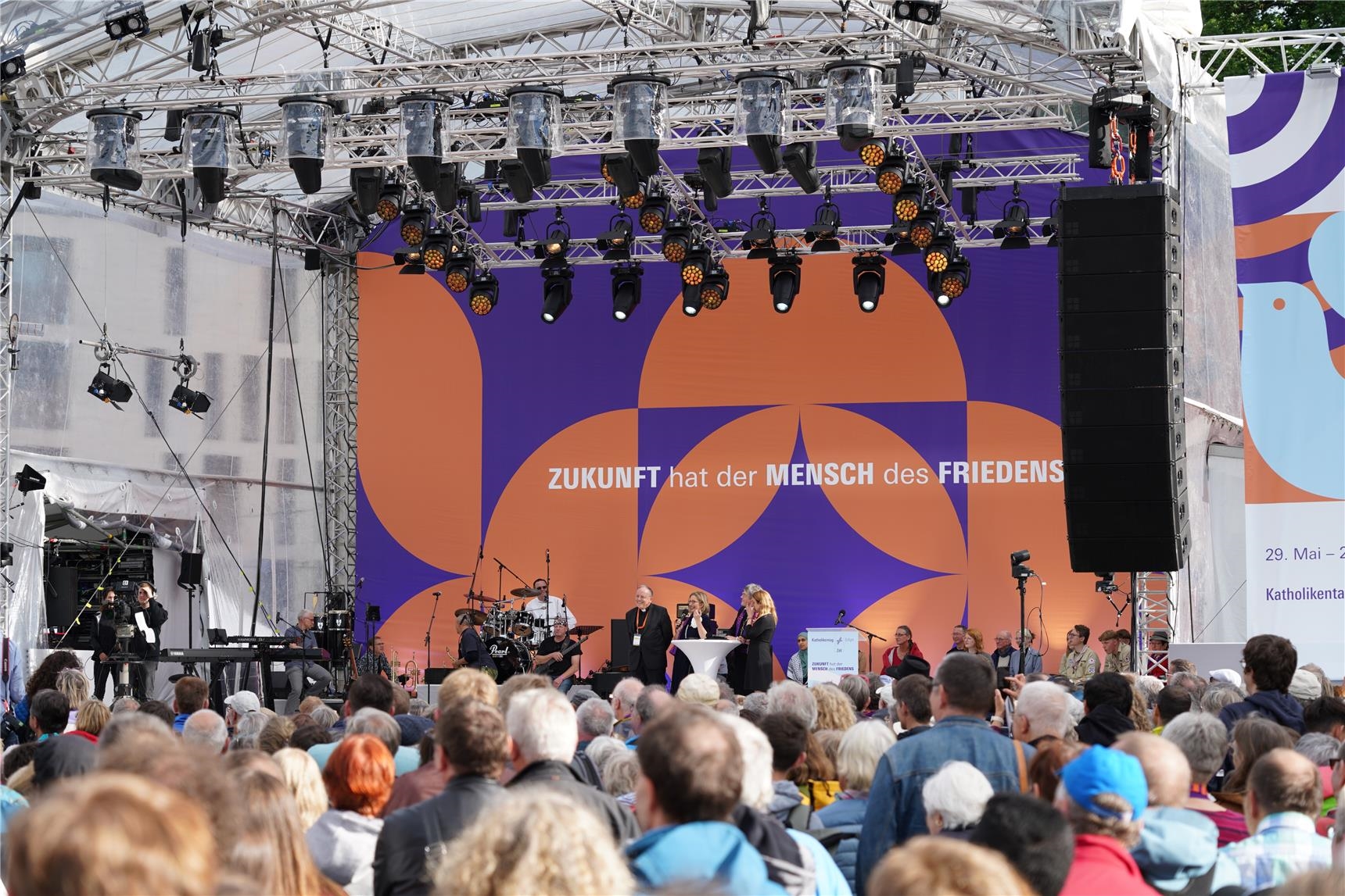 Feierliche Eröffnung auf dem Erfurter Domplatz 