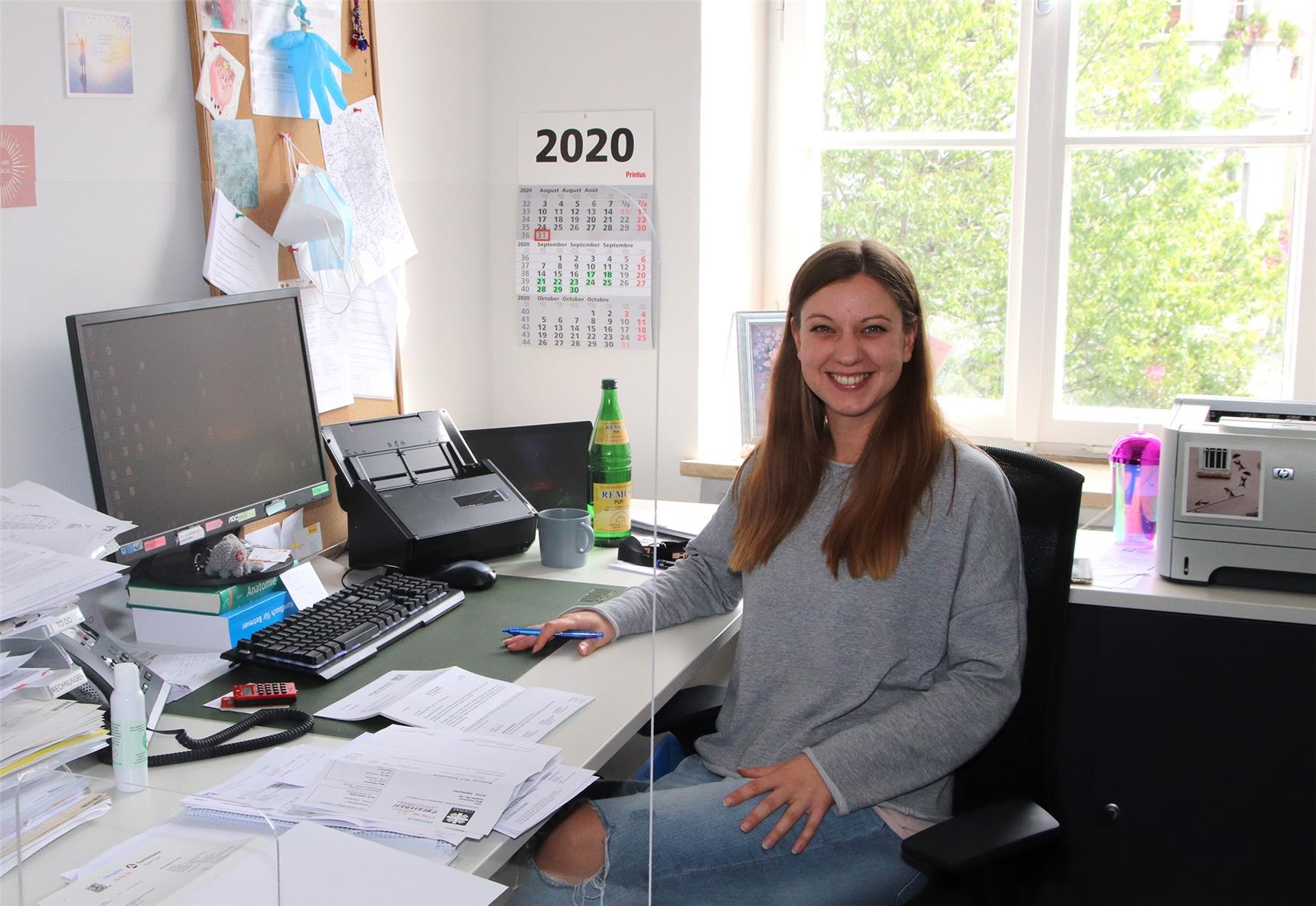 Sozialberaterin Tanja Mladenovic in ihrem Büro in Memmingen 