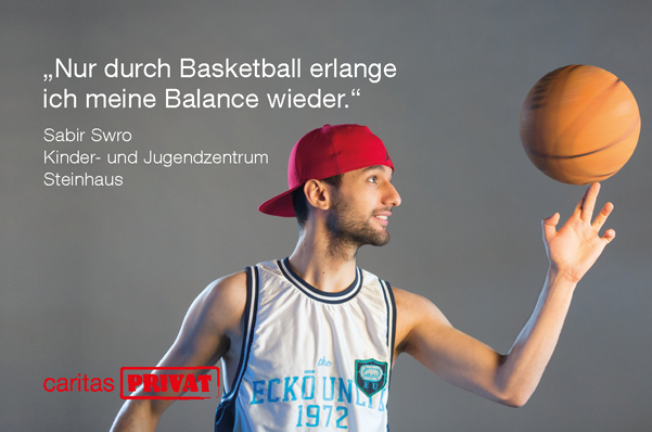 Sabir Swro mit seinem Basketball (Walter Wetzler)