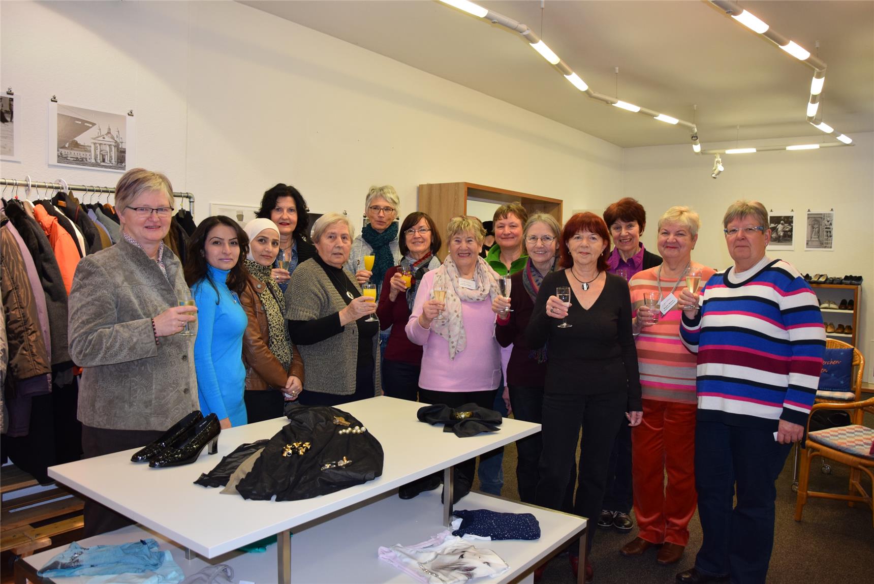 Kleiderladenteam bei der Eröffnungsfeier