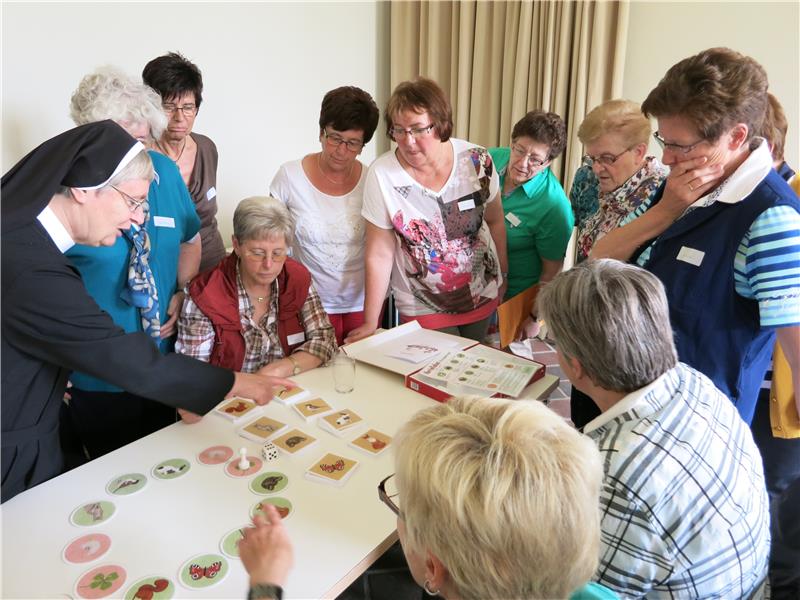 Teilnehmerinnen einer Besuchsdienstschulung